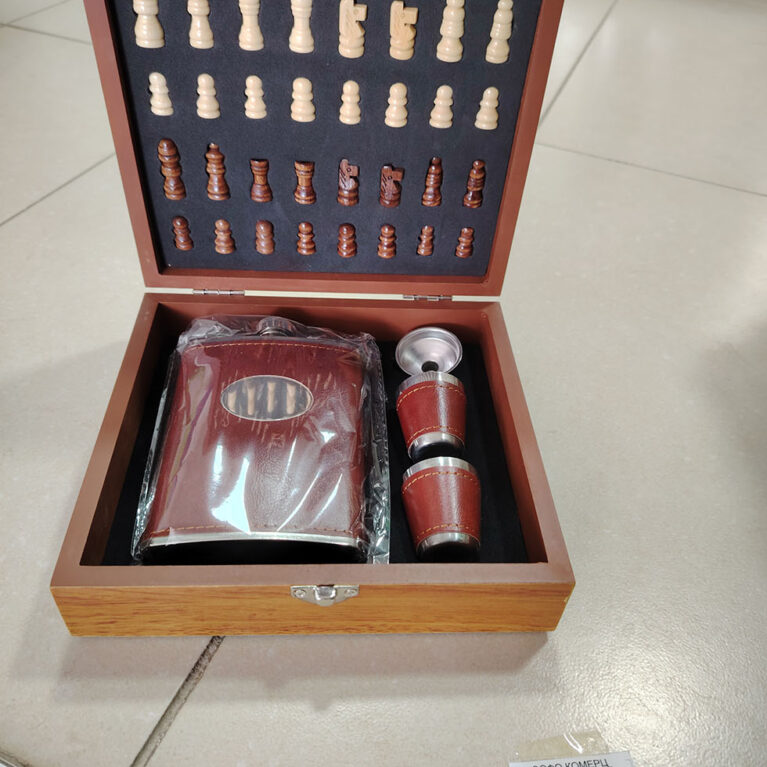 Шах дрво со дадатоци